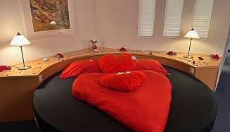 Romantik Suite Bett mit Champagner ergebnis