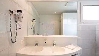 Comfort Bad 1 Comfort Bad 1