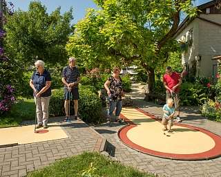 Minigolf spielen